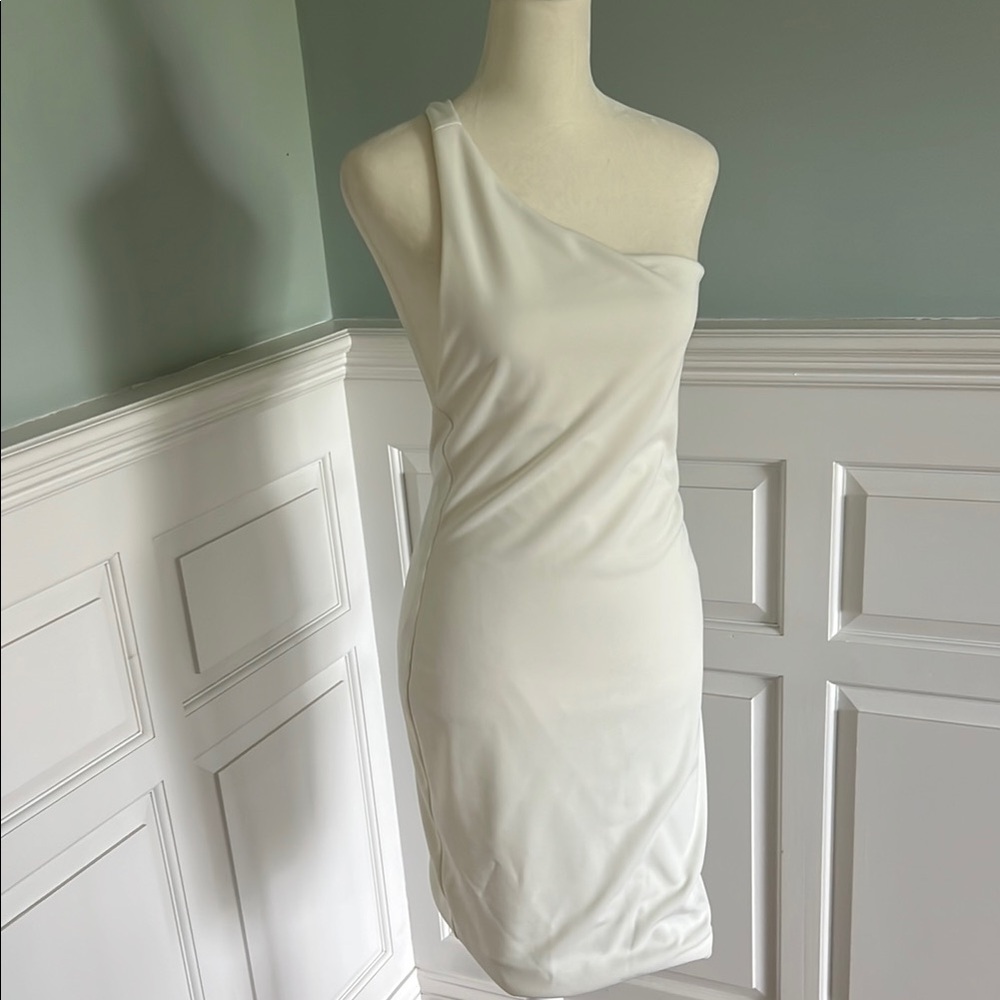 Alice +olivia ivory crepe dress